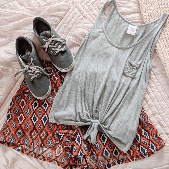 Tyche Pants - Diamond Pattern Shorts with Elastic Waistband